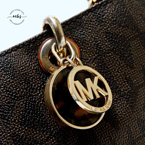 Michael Kors Cynthia Signature Medium Satchel - Picture 10 of 13